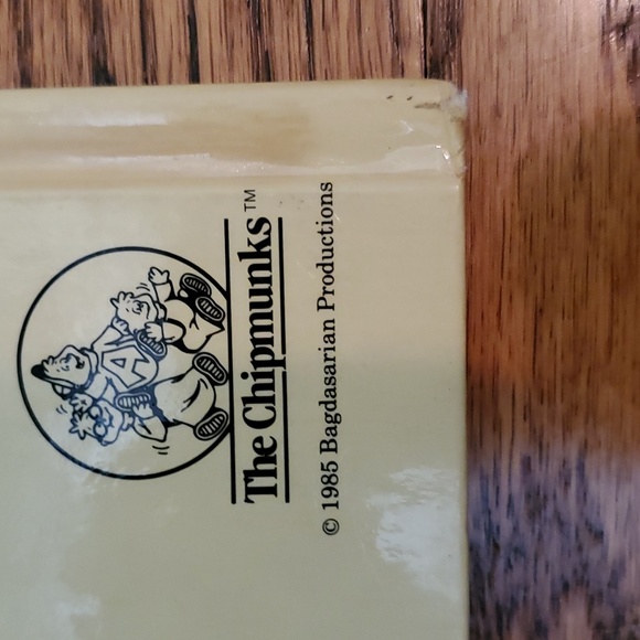 1985, A Chipmunk Christmas (Alvin and the Chipmunks) Book - Picture 11 of 13